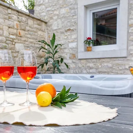 House 1765 Дом отдыха