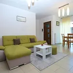 House 1765 * Перой