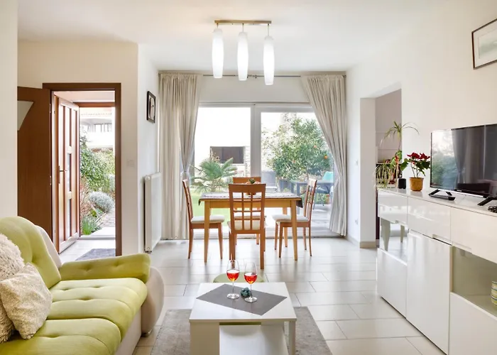 House 1765 * 페로이