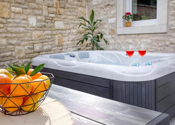 House 1765 페로이