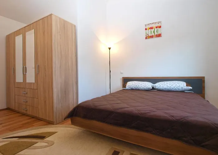 House 1765 페로이